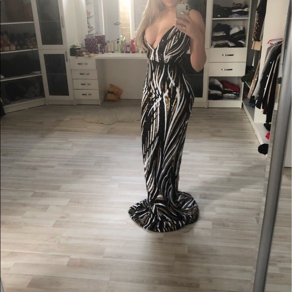 NWT v Sequin party dress - Picture 6 of 8